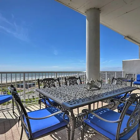 Beachfront Galveston Condo With Community Pool!